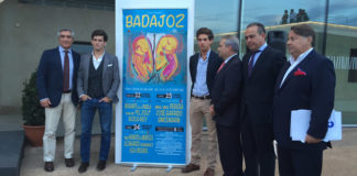 Los empresarios junto a Garrido, Ginés Marín, el alcade de Badajoz y José Manuel Gordillo